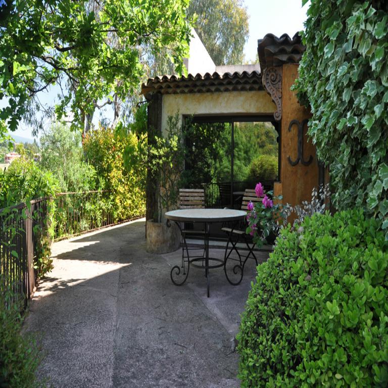 Chateau Hotel La Vignette Haute Auribeau-sur-Siagne Quarto foto